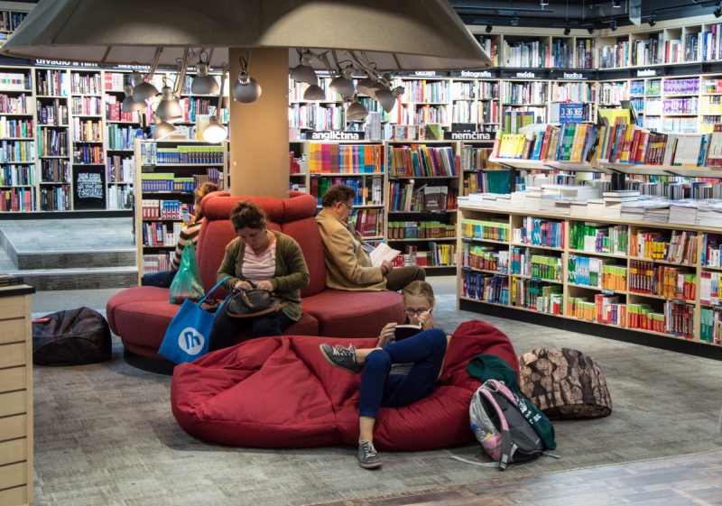 vente-MARIE-min_books_bookstore_book_reader_readers_reading_shop_sale_books-849006